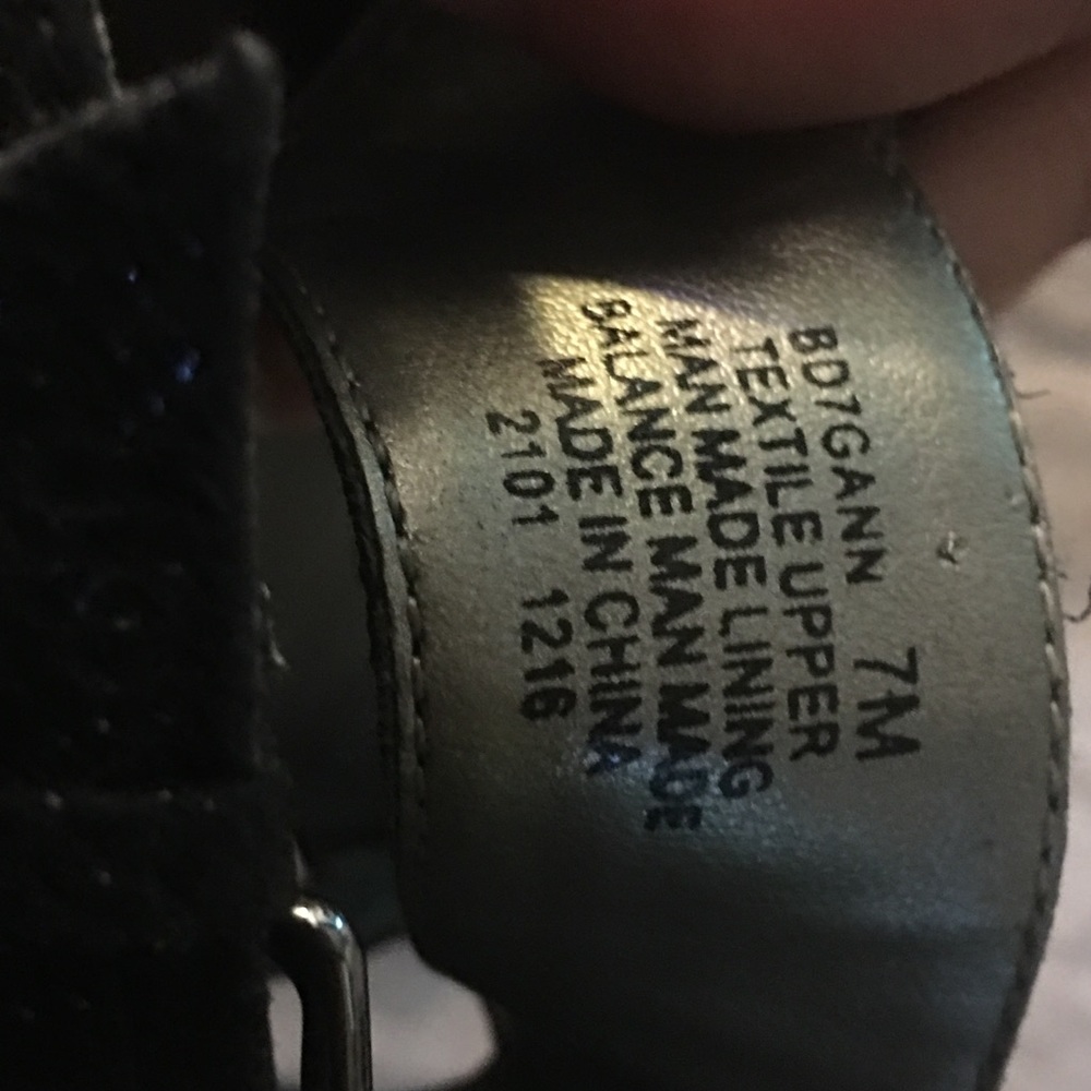 Sandals - Picture 6 of 6
